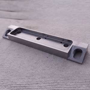 ماشین کاری قطعه فولادی